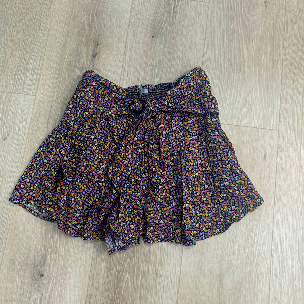 Foral flowy shorts
